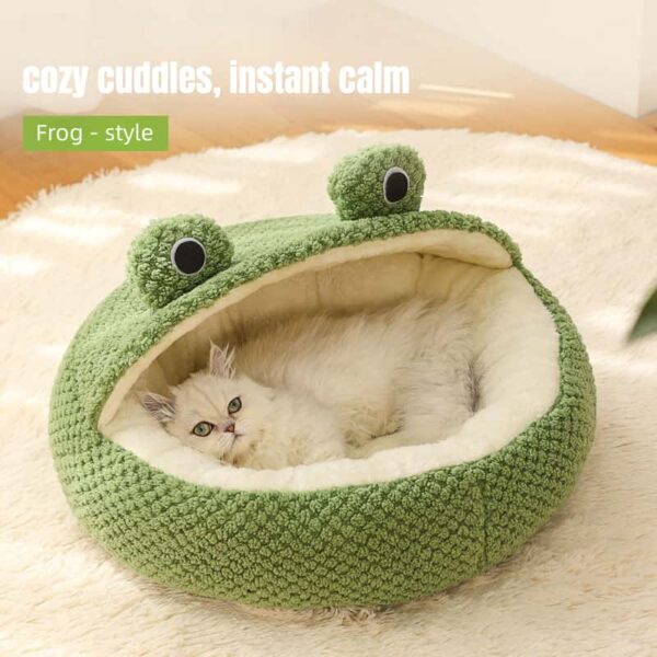 Frog shaped pet kennel