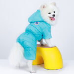 Four-legged padded jacket