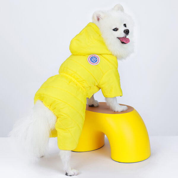 Four-legged padded jacket