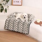 All-Season Warmth Leaf Fleece Pet Bed