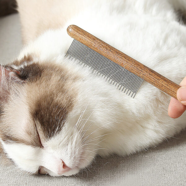De - shedding Wooden Comb